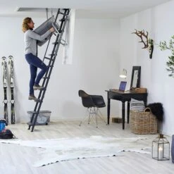 DOLLE Stahl Bodentreppe ClickFIX Comfort 3-teilig, U-Wert 0,49 Dachbodentreppe -Baustoffe Geschäft bodentreppe dolle clickfix comfort 3tlg 0305126 vid 00066 ambiente