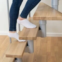 DOLLE Mittelholmtreppe Dublin, Inkl. Einseitigem Geländer -Baustoffe Geschäft dolle dublin 4gew eiche natur lackiert perlgrau einzelstabgelaender 51 da ae