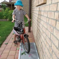 ACO Lichtschacht Laub- Und Insektenschutzgitter 1400x750 Mm 7 ACO Lichtschacht Laub- Und Insektenschutzgitter 1400x750 Mm -Baustoffe Geschäft laubschutz maedchen rad