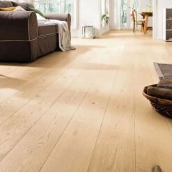 HARO Parkett Landhausdiele 4000 Eiche Lichtweiß Sauvage/Markant 2. Wahl -Baustoffe Geschäft parkett la 2v eiche lichtweiss sauvage struk 529268 int01